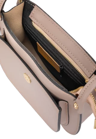 female handbags packshots